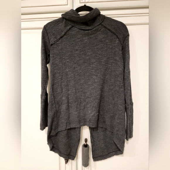 FREE PEOPLE turtleneck shirt - Picture 1 of 3